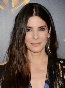 Sandra Bullock moisturizes her eyelids with hemorrhoid cream